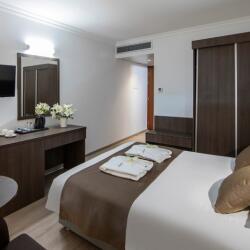 Kapetanios Limassol Hotel Cosy And Elegant Rooms