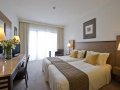 Mediterranean Beach Hotel : deluxe bedroom